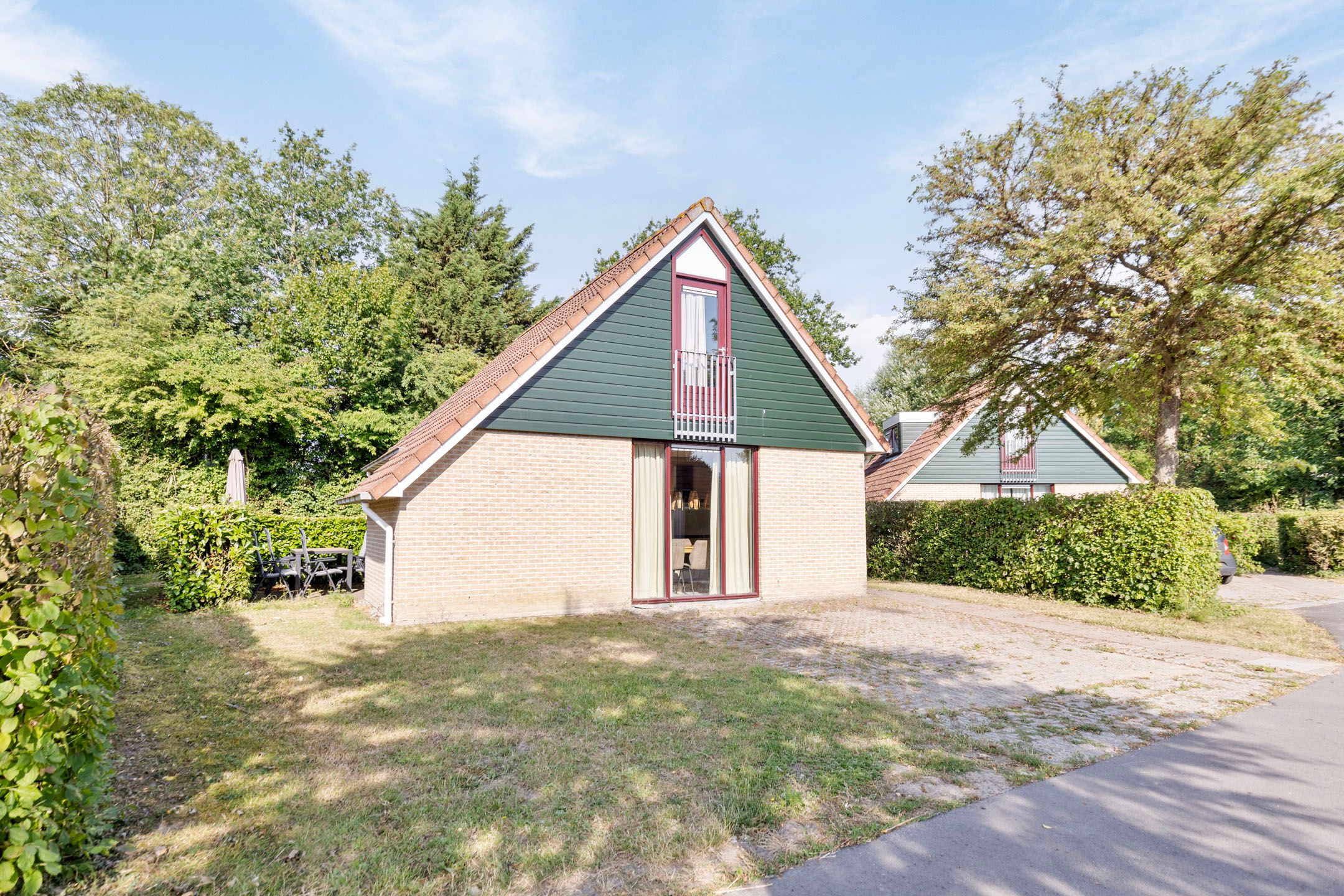 3-bedroom freehold villa in Heinkenszand — photo 2 of 5