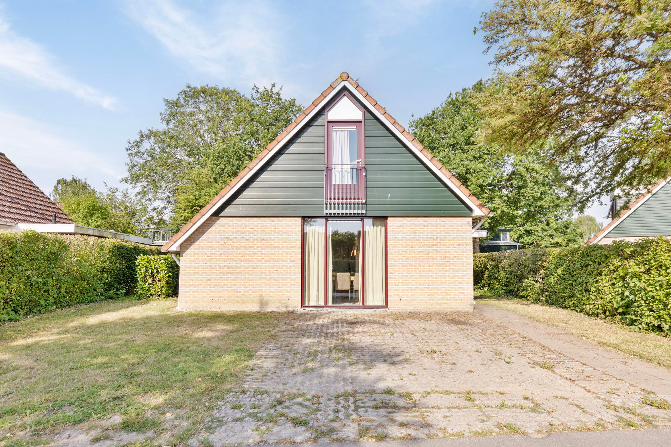 3-bedroom freehold villa in Heinkenszand — photo 1 of 5