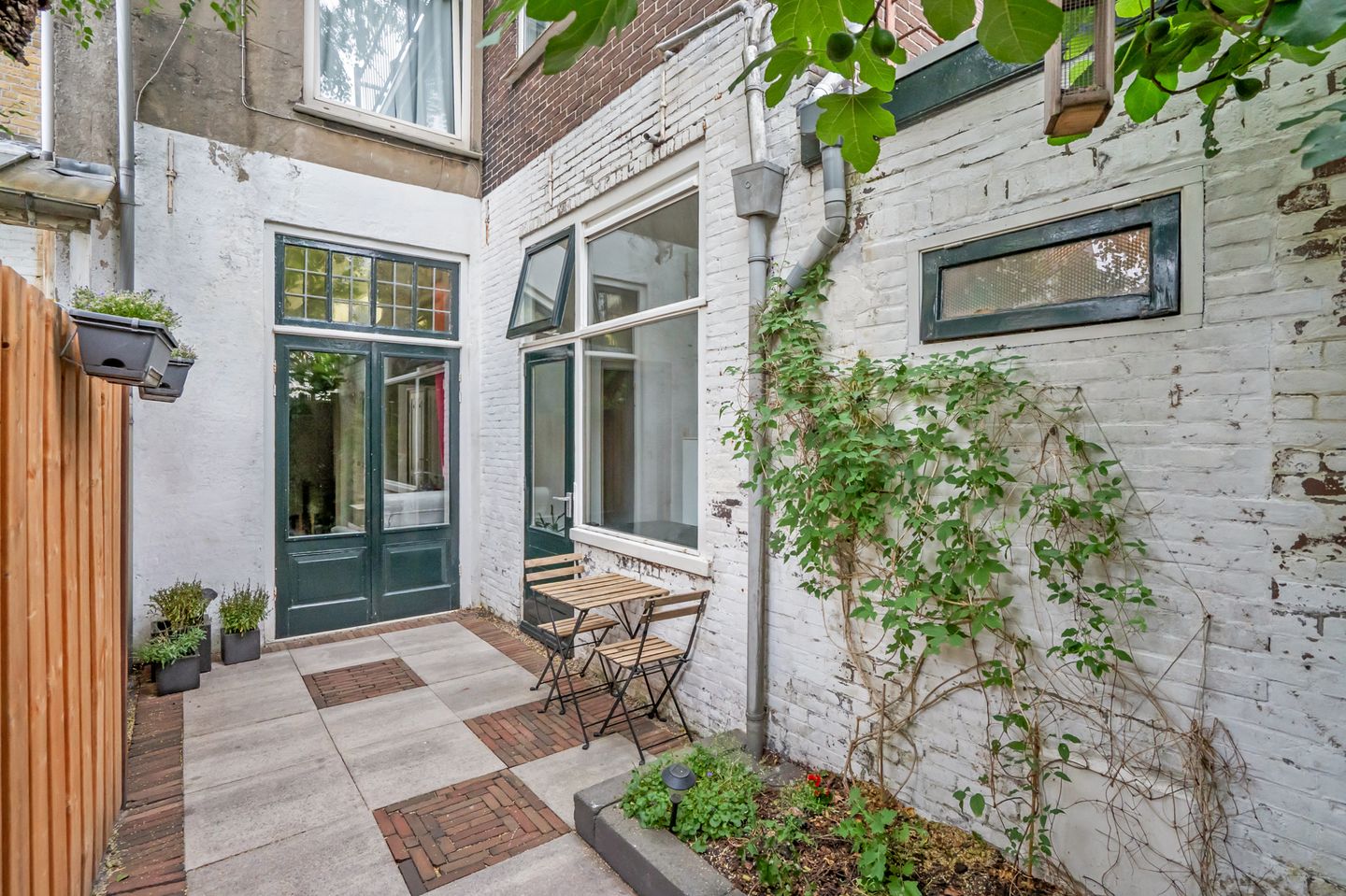 Foto 4 van Warmoezierstraat 13