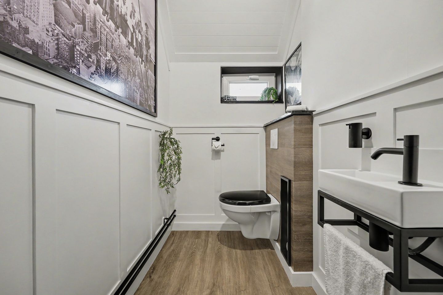 Photo 34 of Stationsweg 1