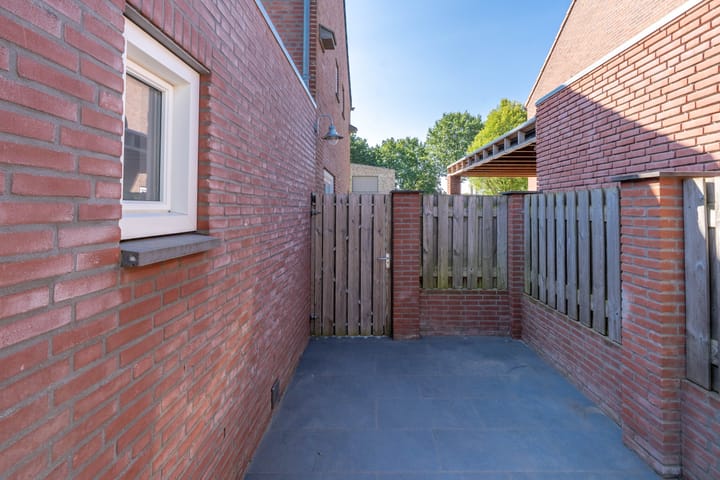 Hoekwoning te koop: Theobaldusweg 49, Overloon