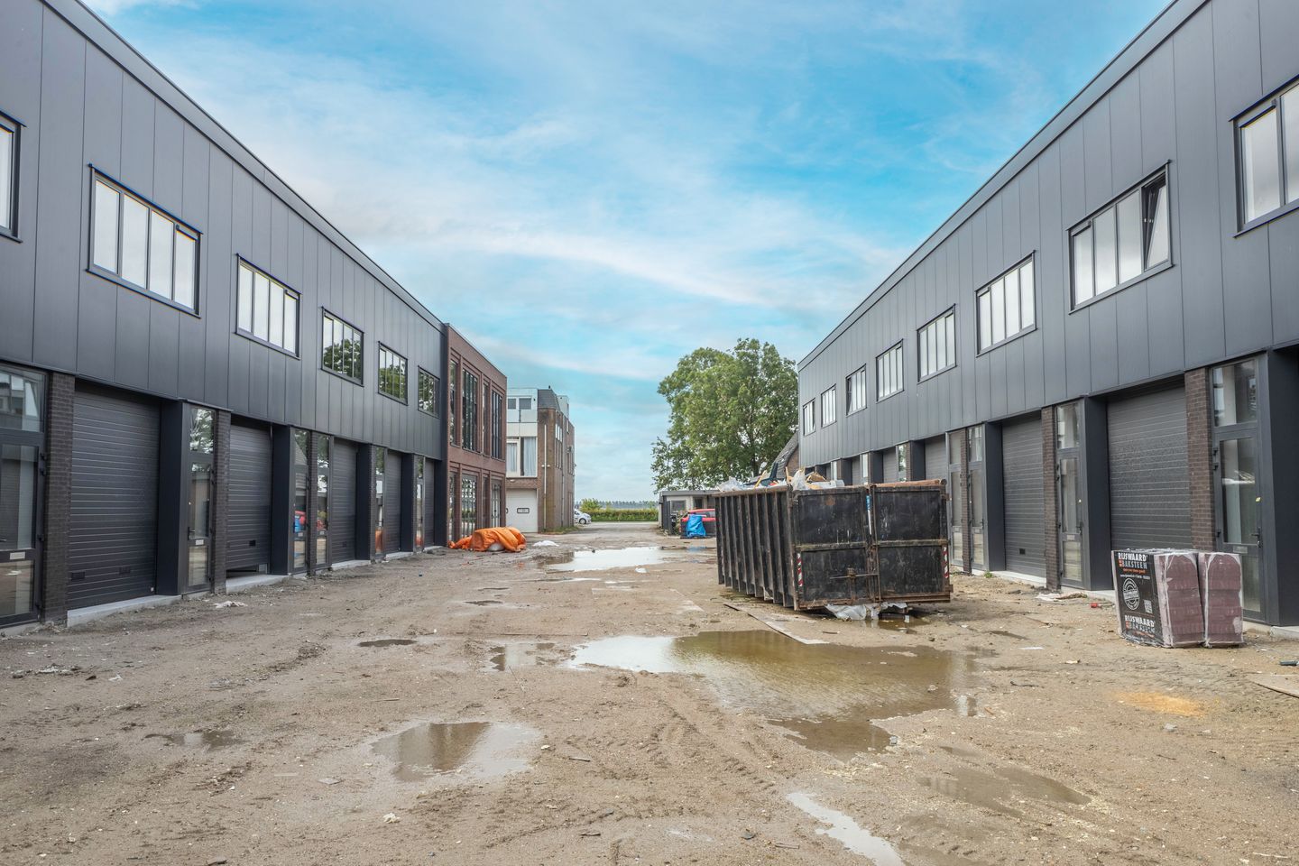 View photo 3 of Schipholweg 901