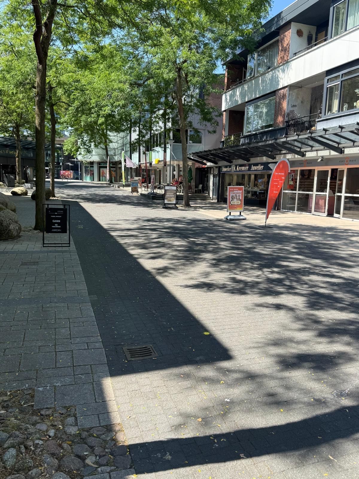 Bekijk foto 2 van Notaris Oostingstraat 18