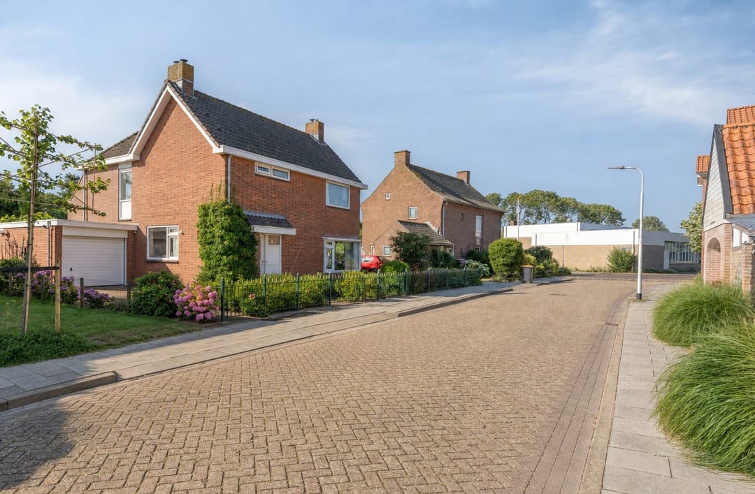 Photo 2 of Deltastraat 4
