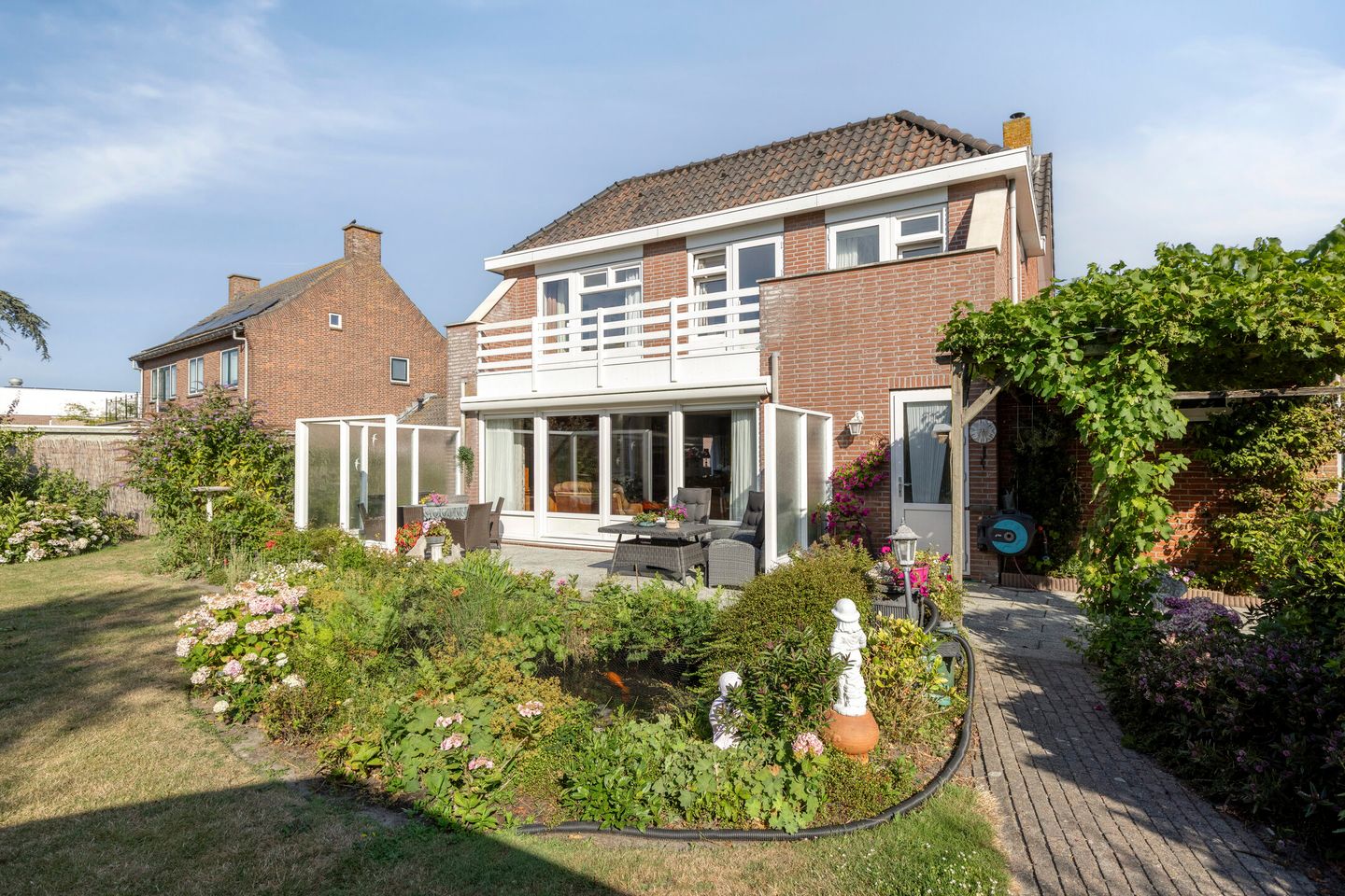 Photo 44 of Deltastraat 4