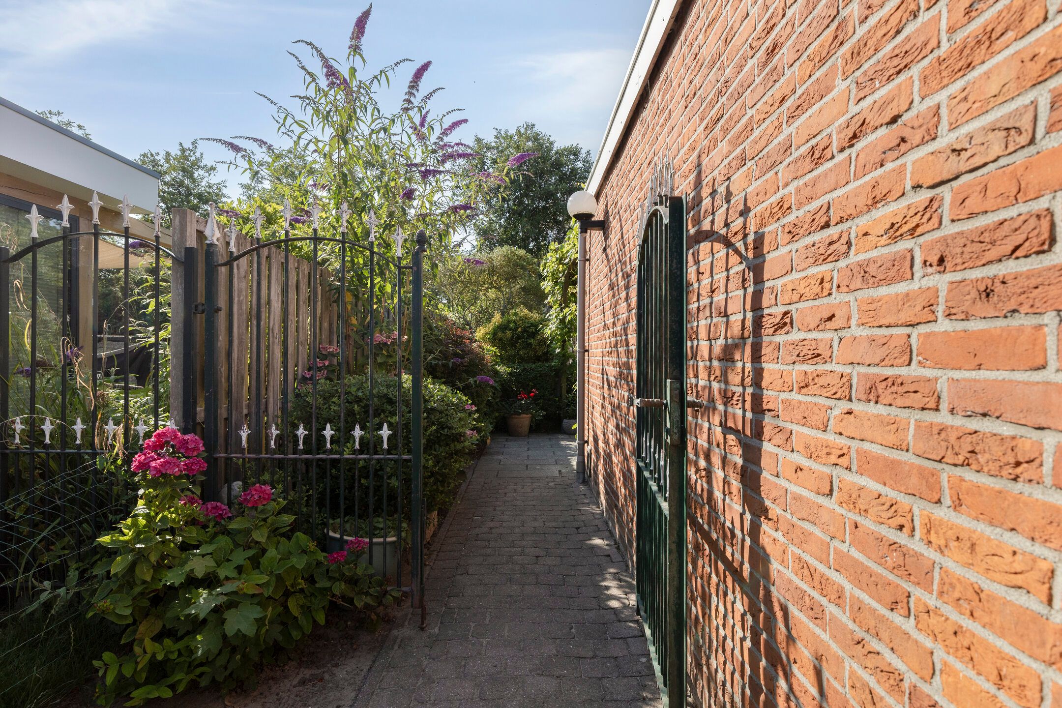 Photo 39 of Deltastraat 4