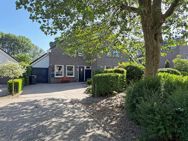 Tussenwoning te koop: van Twickelolaan 32, Coevorden
