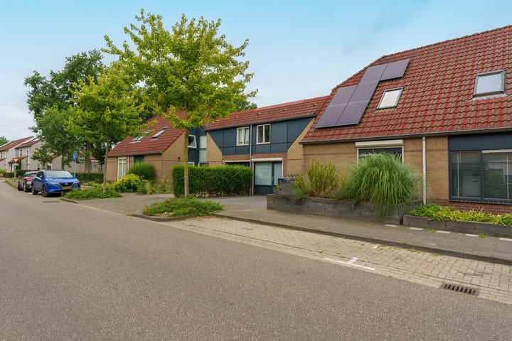 Tussenwoning te koop: Rijnlaan 169, Helmond
