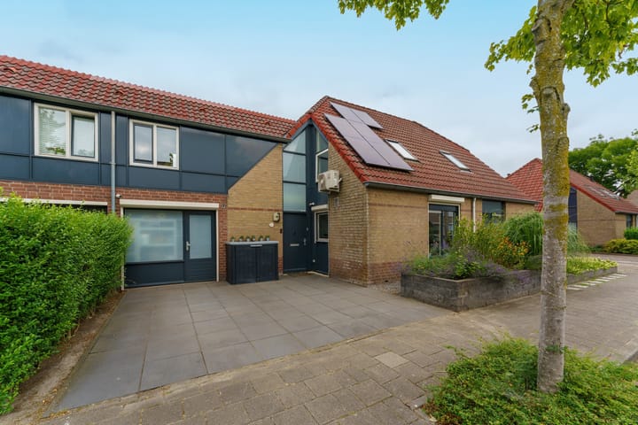 Tussenwoning te koop: Rijnlaan 169, Helmond