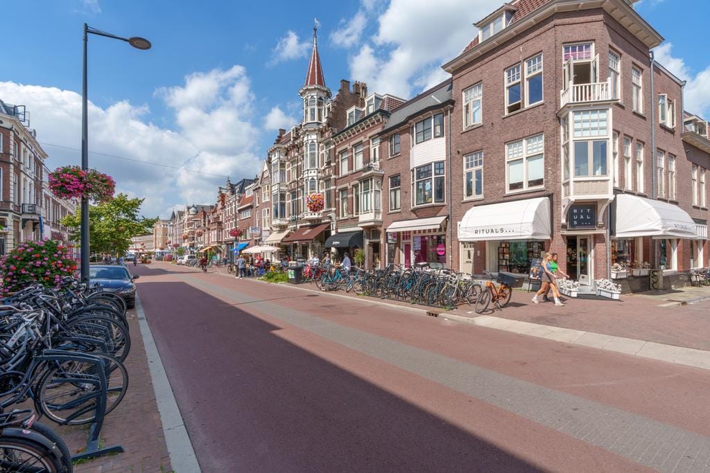 Photo 34 of Mgr. van de Weteringstraat 7-B
