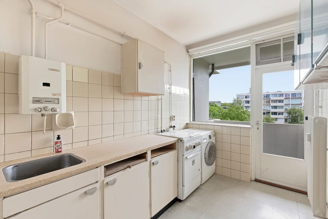 Photo 16 of Van Boshuizenstraat 375