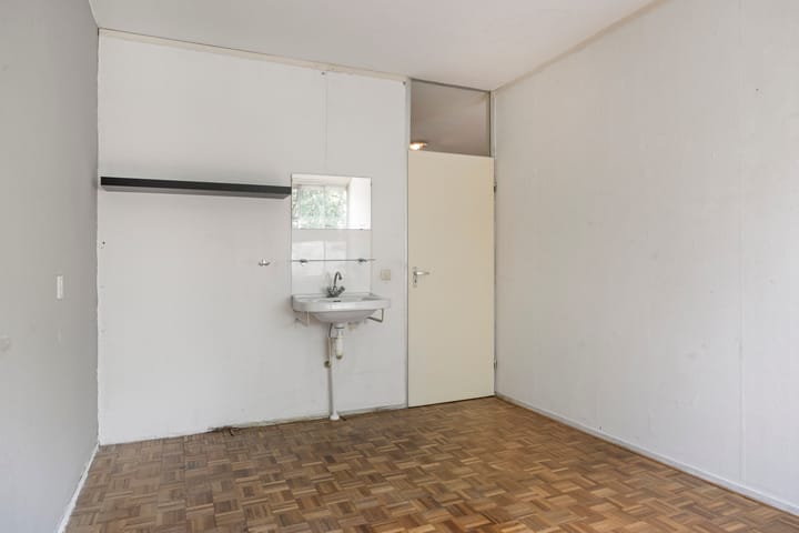 Tussenwoning te koop: Doornenburg 456, Deventer