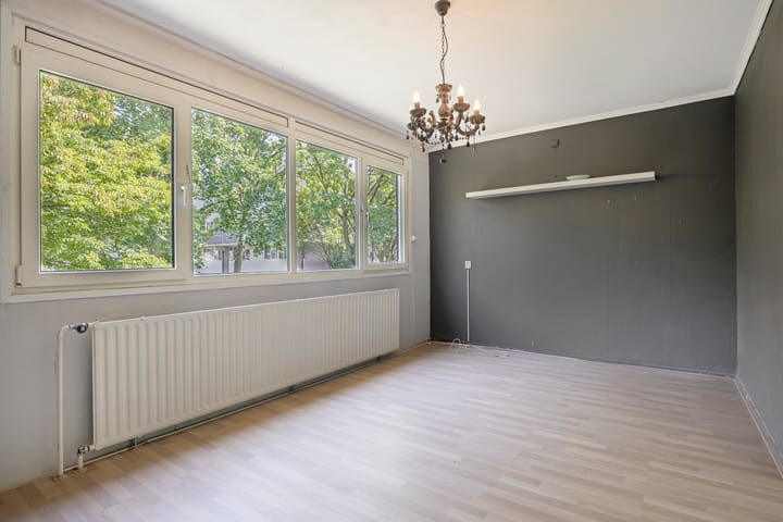 Tussenwoning te koop: Doornenburg 456, Deventer