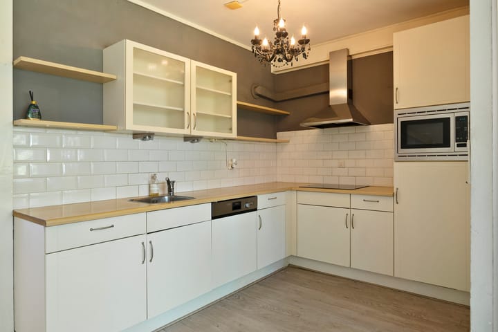 Tussenwoning te koop: Doornenburg 456, Deventer