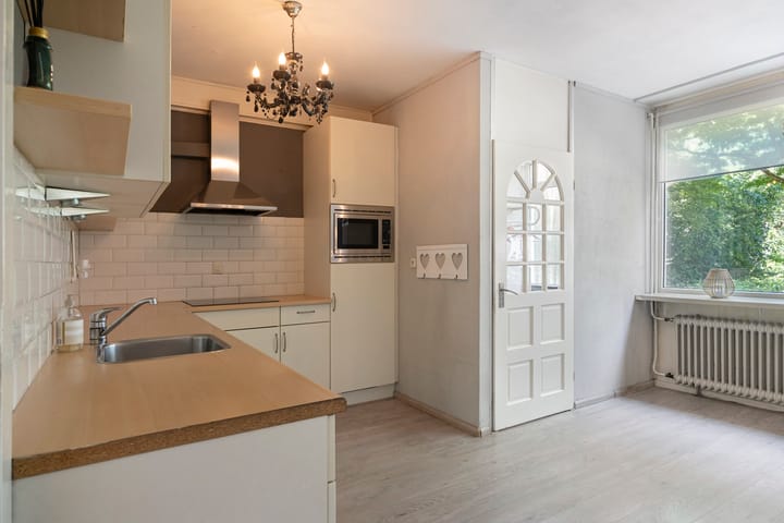 Tussenwoning te koop: Doornenburg 456, Deventer