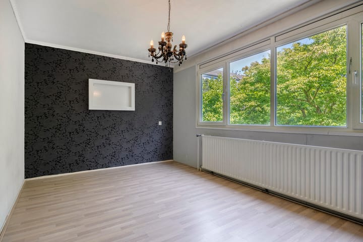 Tussenwoning te koop: Doornenburg 456, Deventer