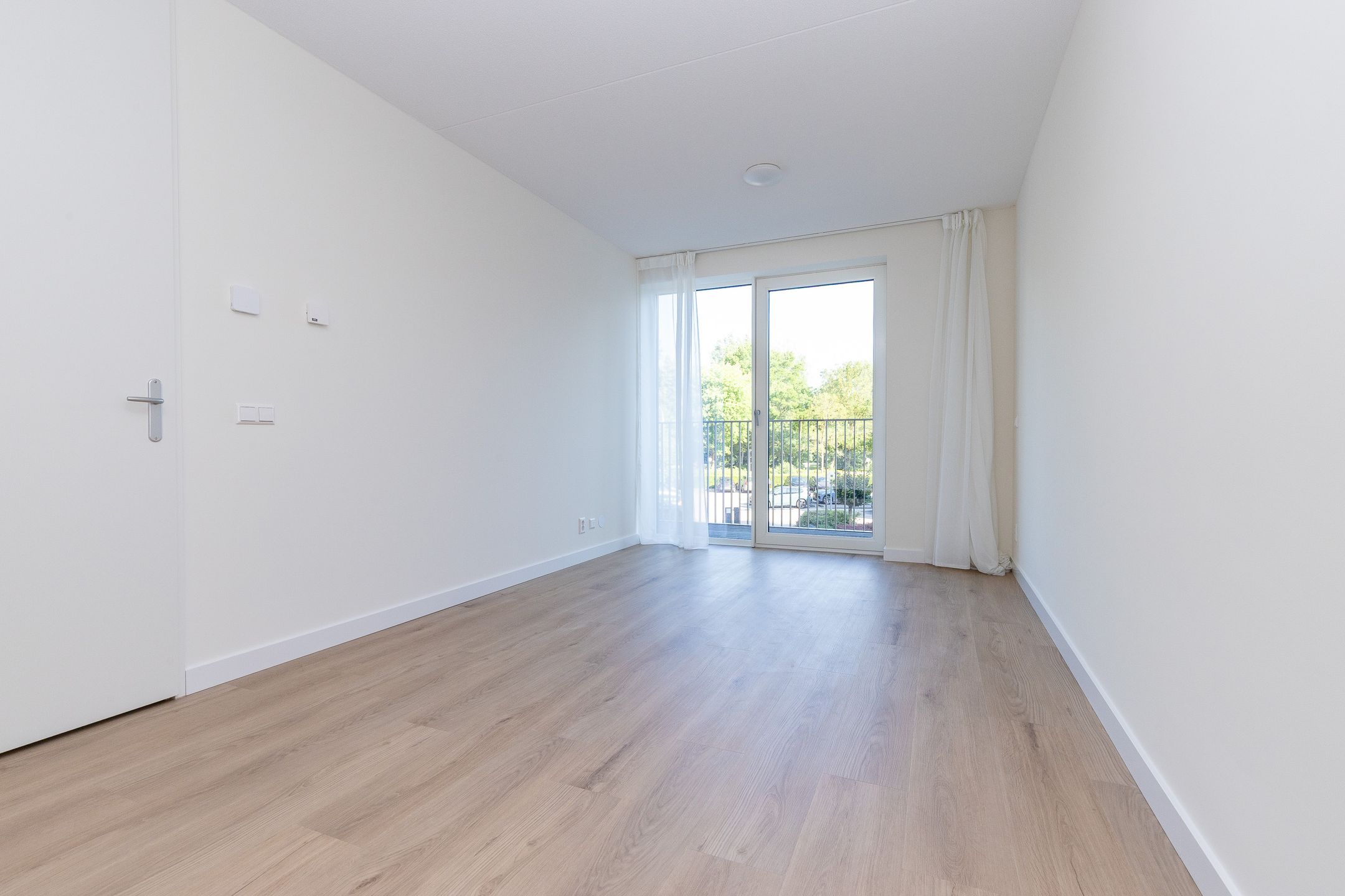 Photo 9 of Burnhamstraat 147