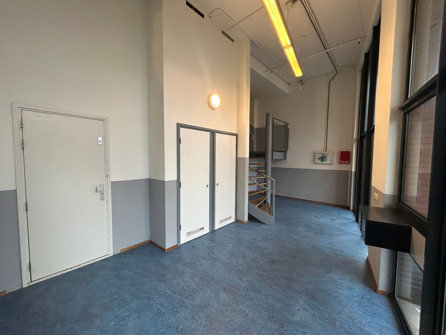 View photo 2 of Willem van Hooffstraat 22