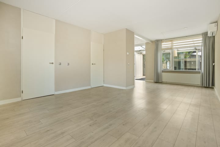 Photo 2 of Willibrordusweg 35