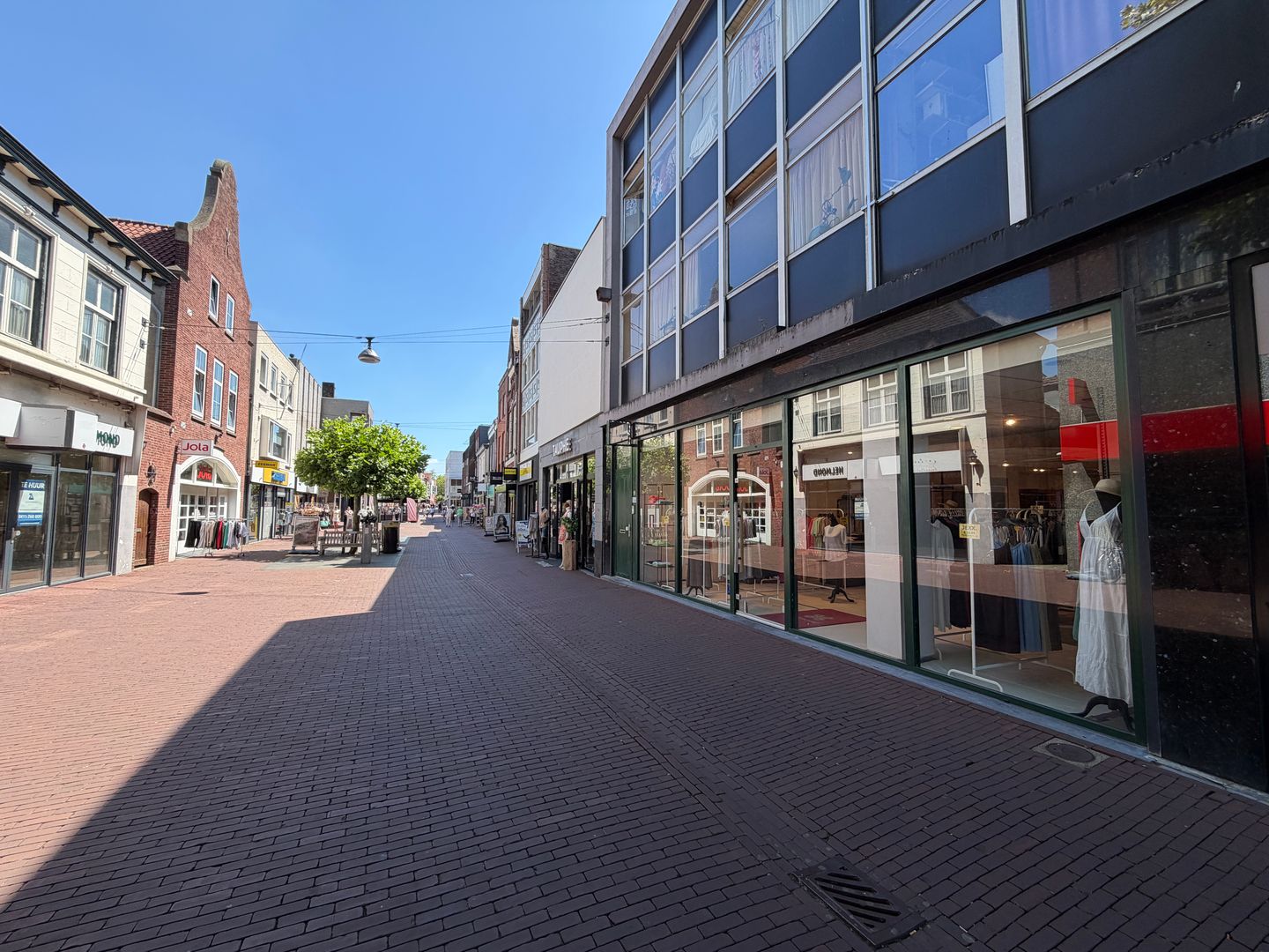 View photo 2 of Veestraat 55