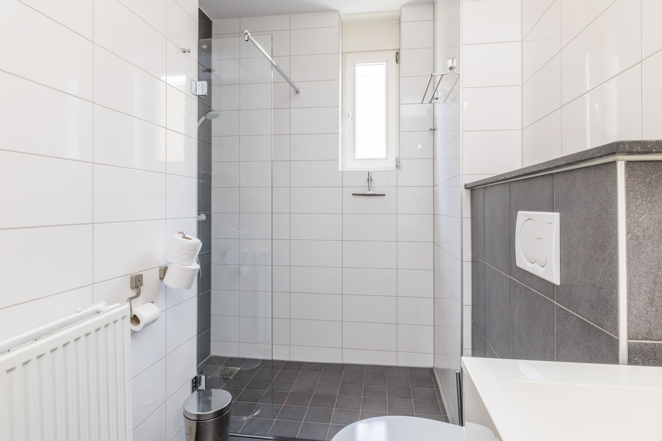 Photo 21 of Burgemeester Rhoenstraat 15