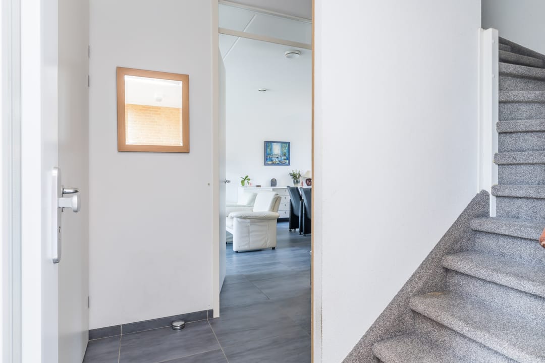 Photo 13 of Burgemeester Rhoenstraat 15
