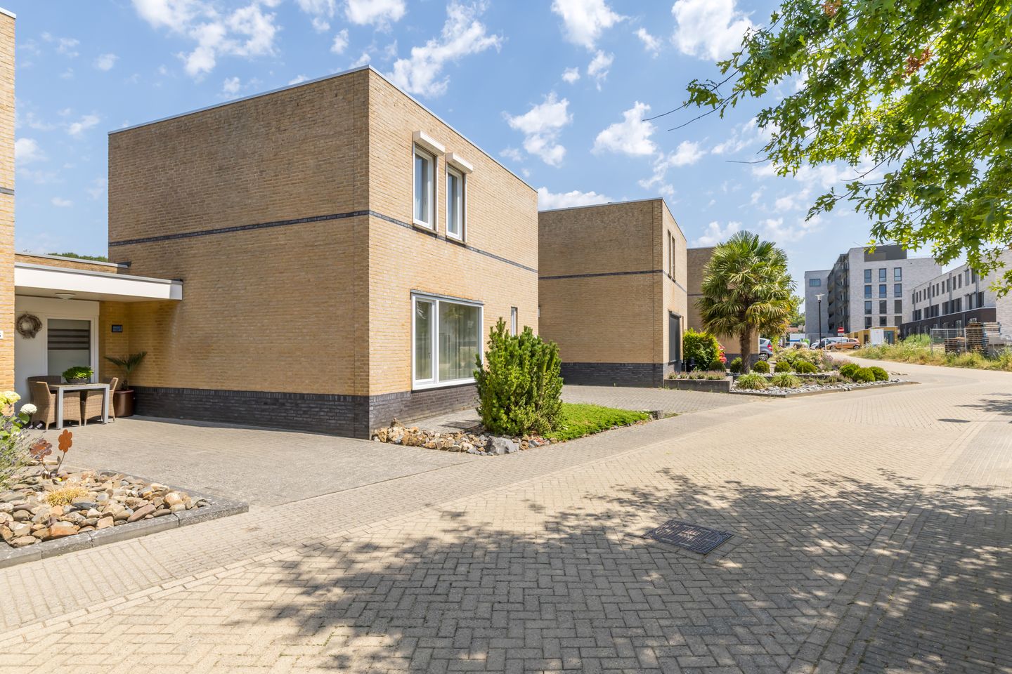 Photo 29 of Burgemeester Rhoenstraat 15