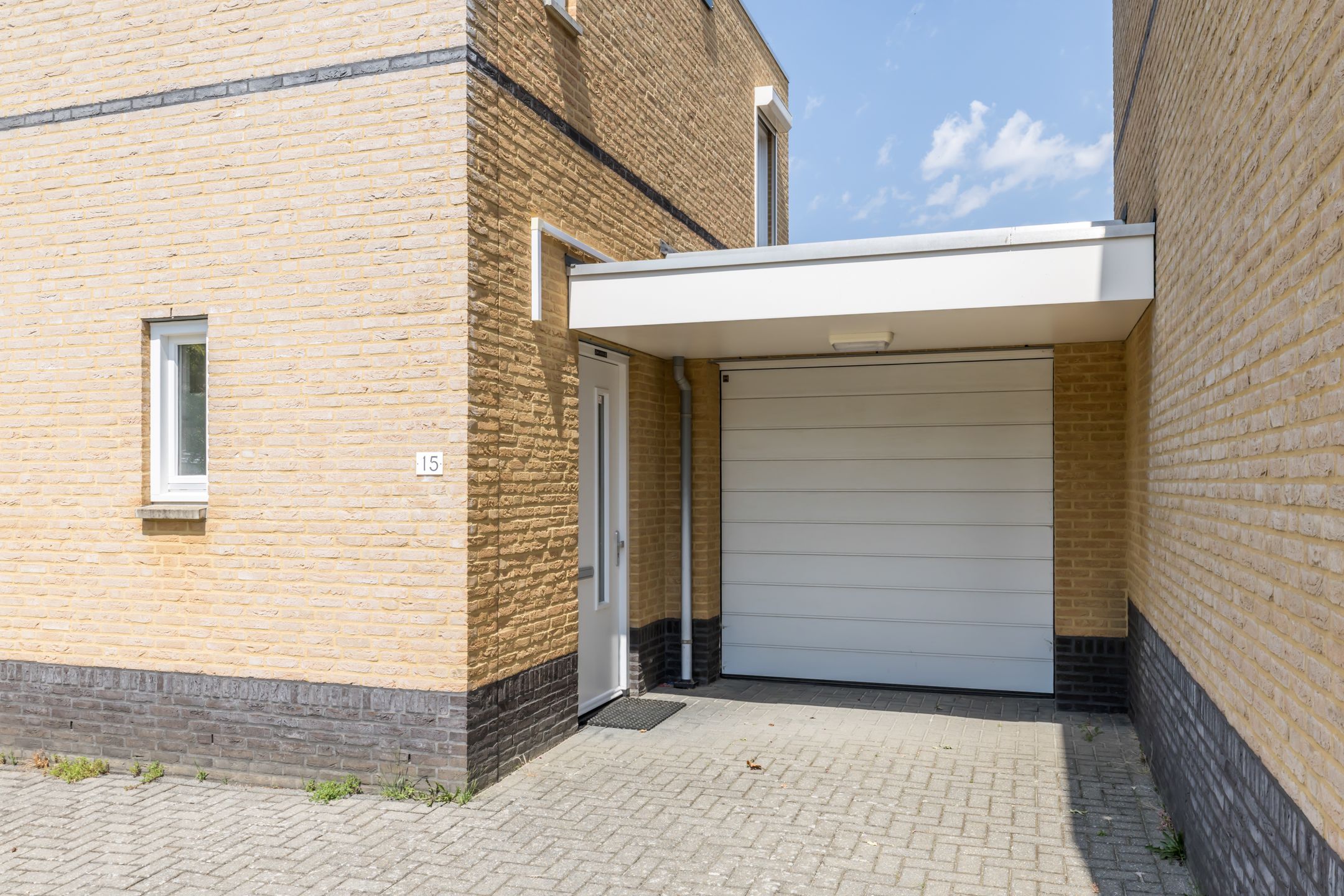 Photo 27 of Burgemeester Rhoenstraat 15