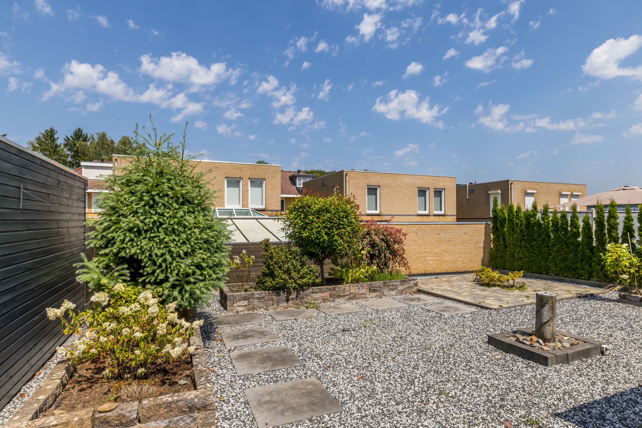 Photo 24 of Burgemeester Rhoenstraat 15