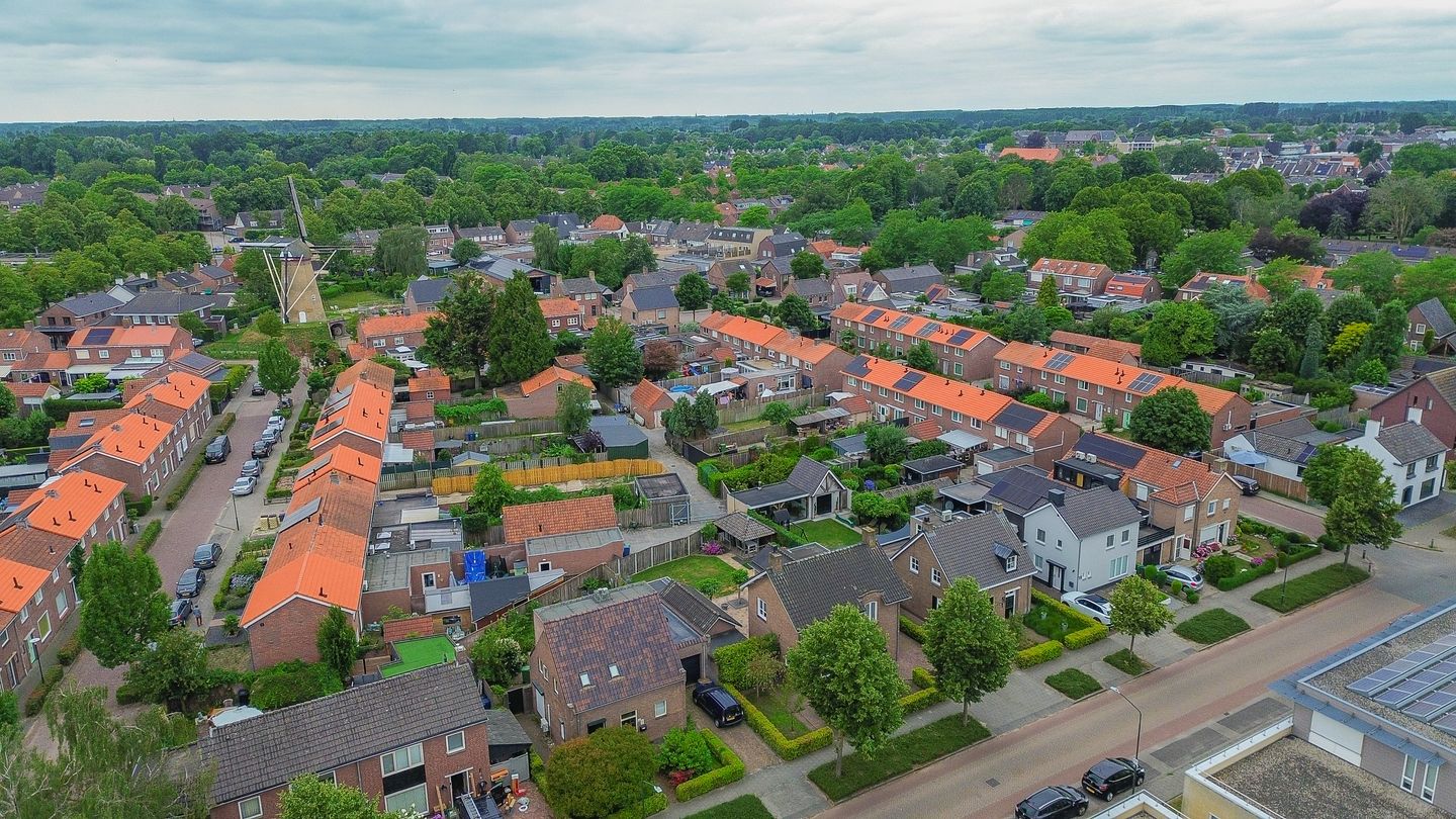 Photo 35 of Van Berghenstraat 25