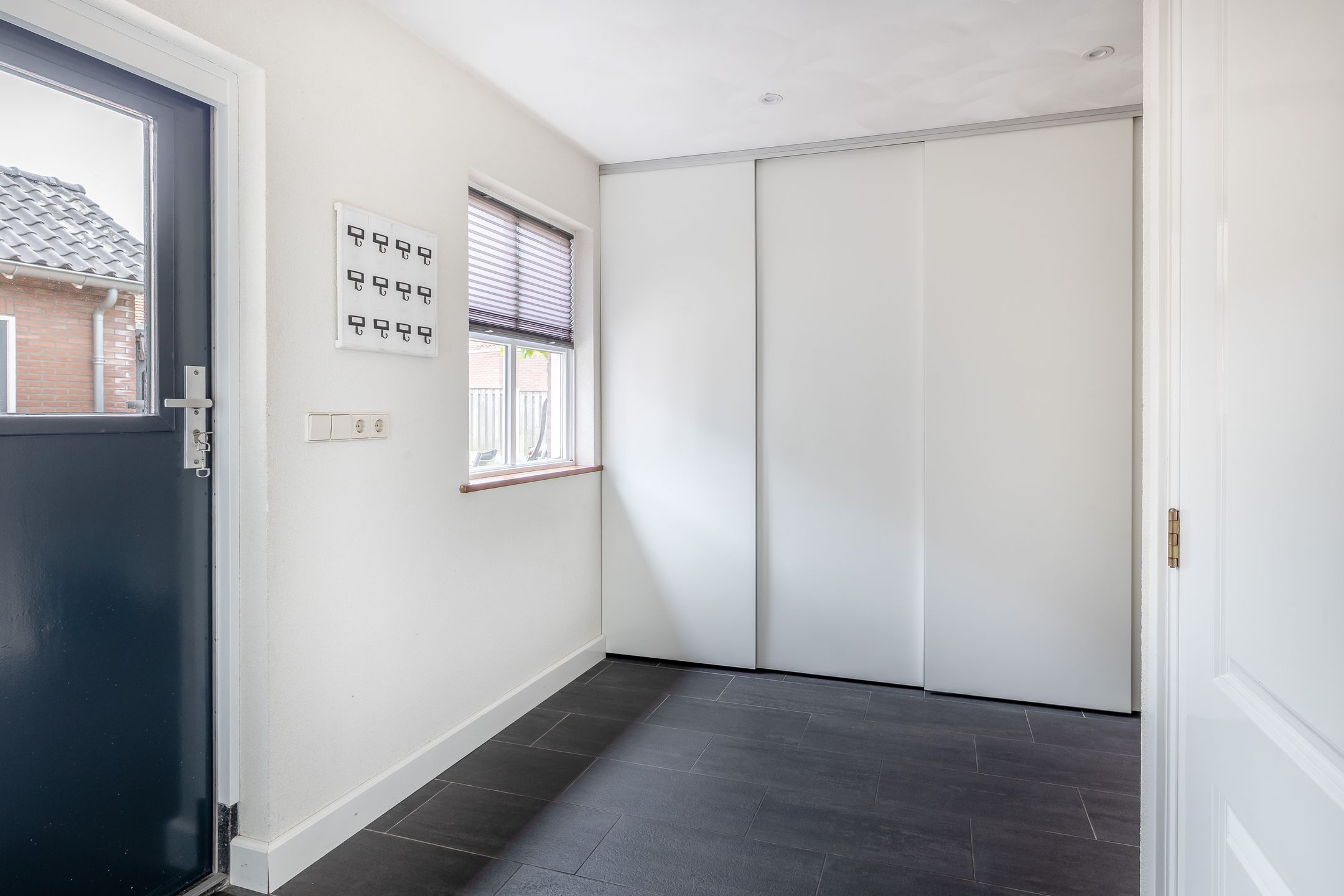 Photo 12 of Van Berghenstraat 25
