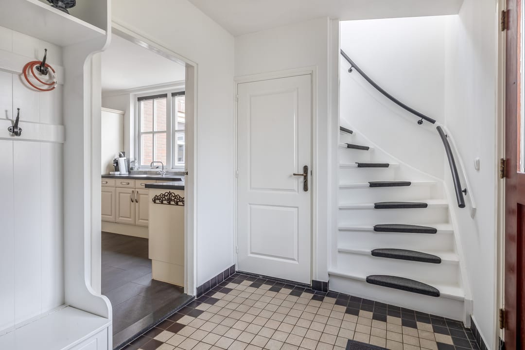 Photo 7 of Van Berghenstraat 25