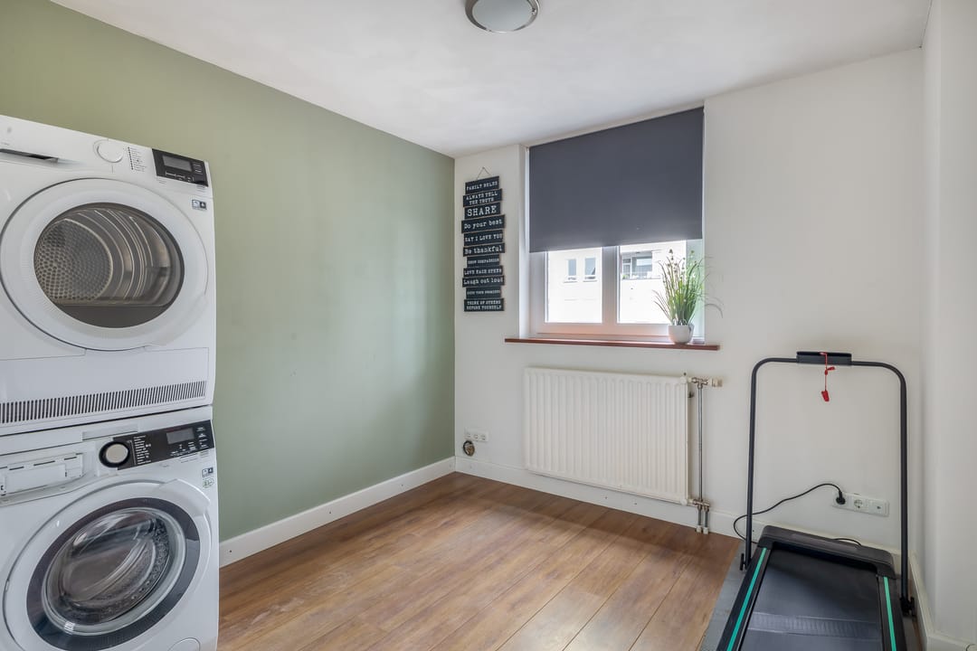 Photo 11 of Van Berghenstraat 25