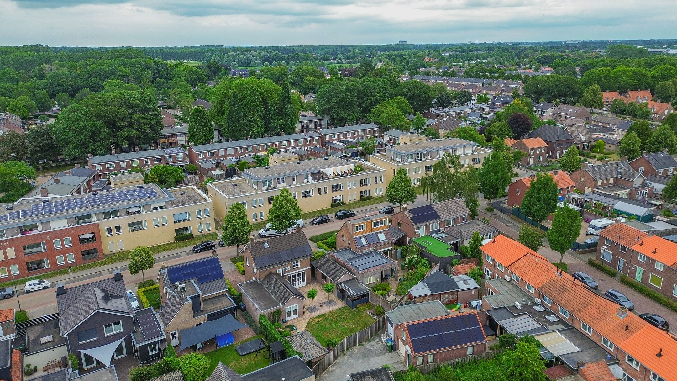 Photo 36 of Van Berghenstraat 25