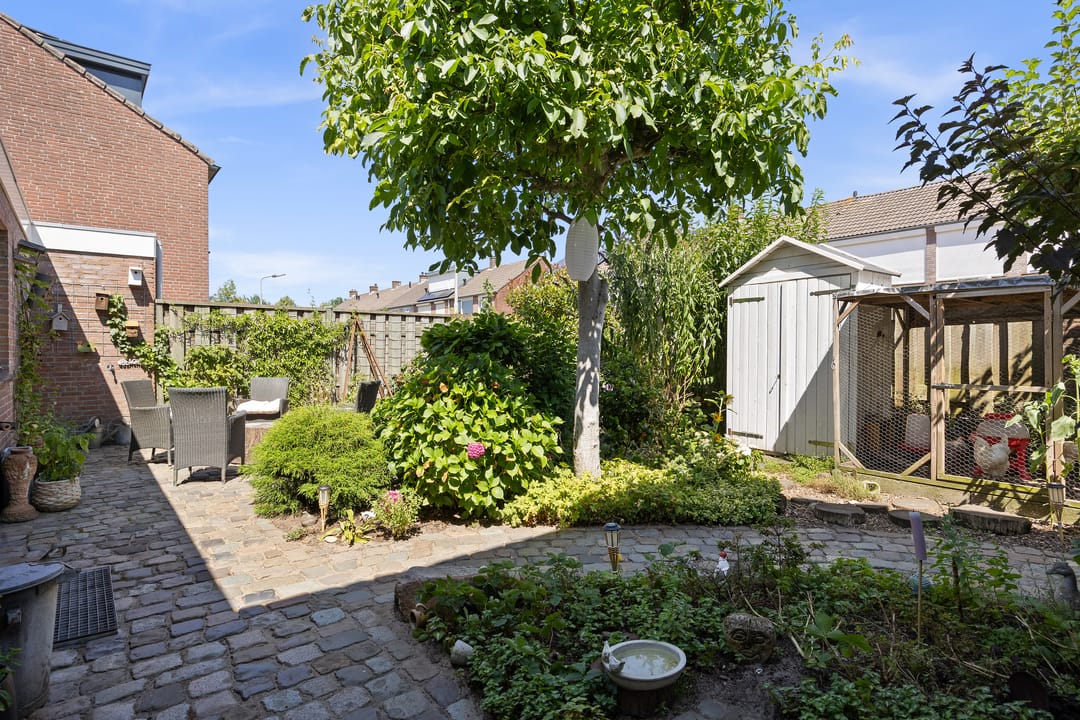 Photo 37 of Leliestraat 31