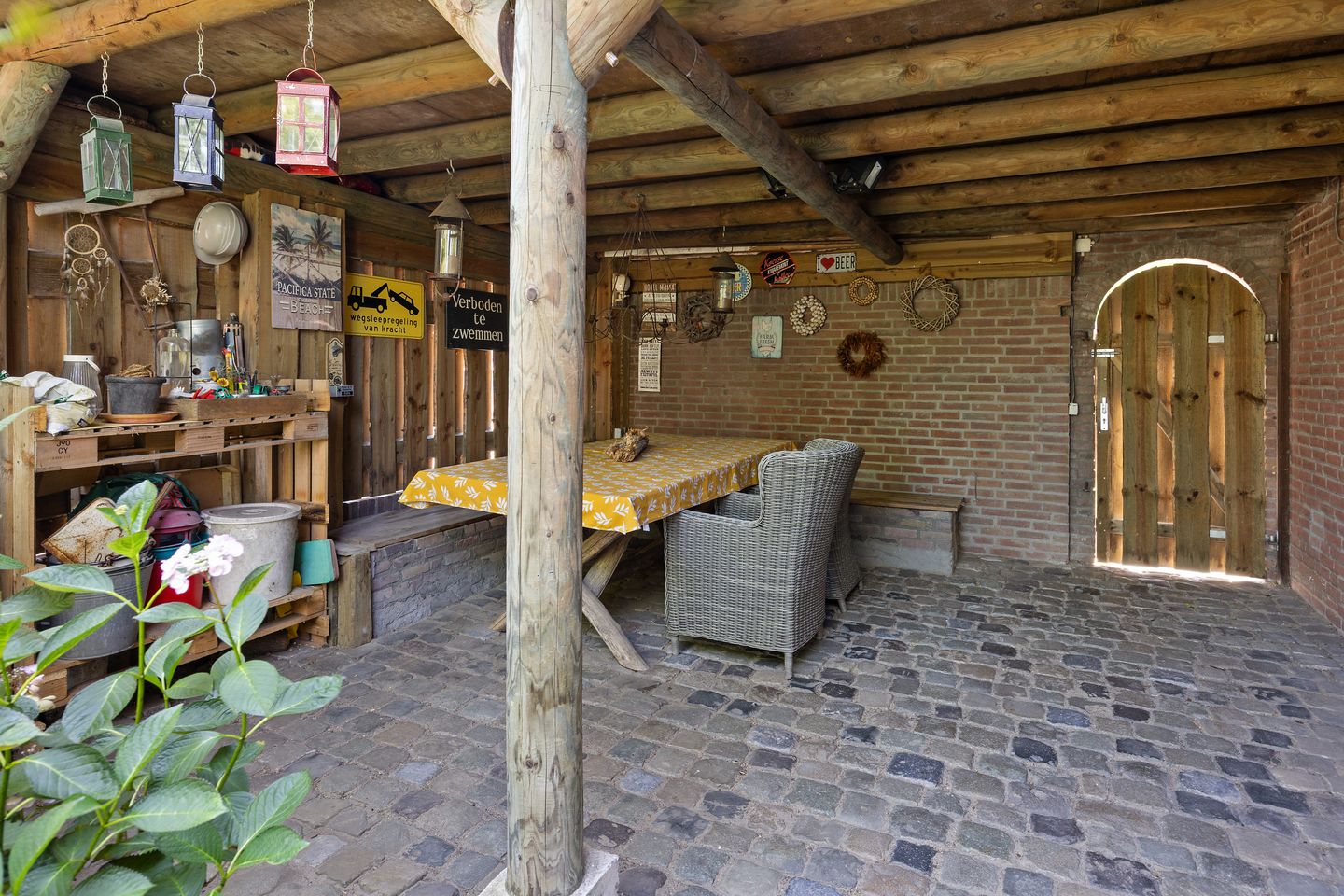 Photo 40 of Leliestraat 31