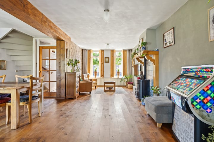 Photo 2 of Leliestraat 31