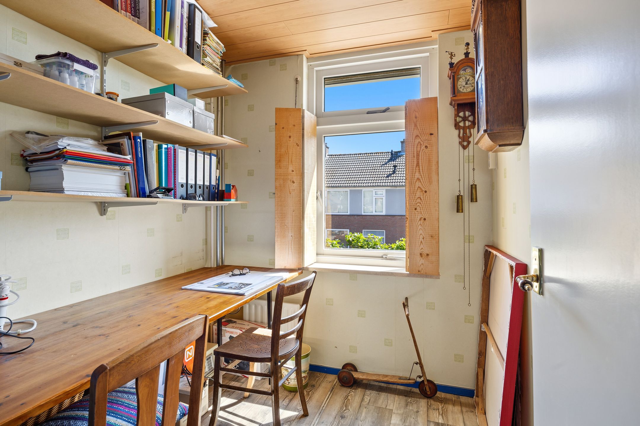 Photo 27 of Leliestraat 31