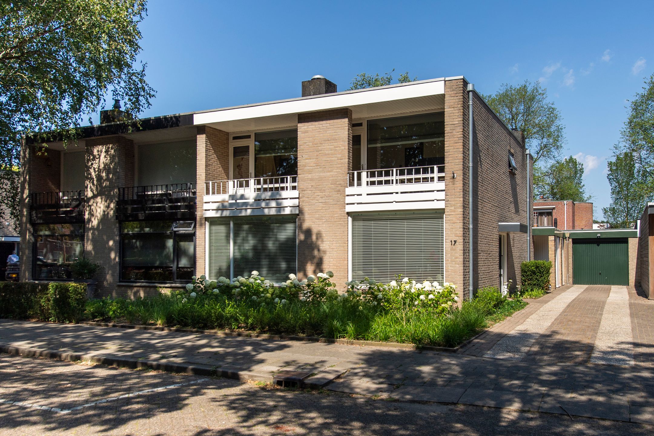 Schout Crillaertstraat 17 