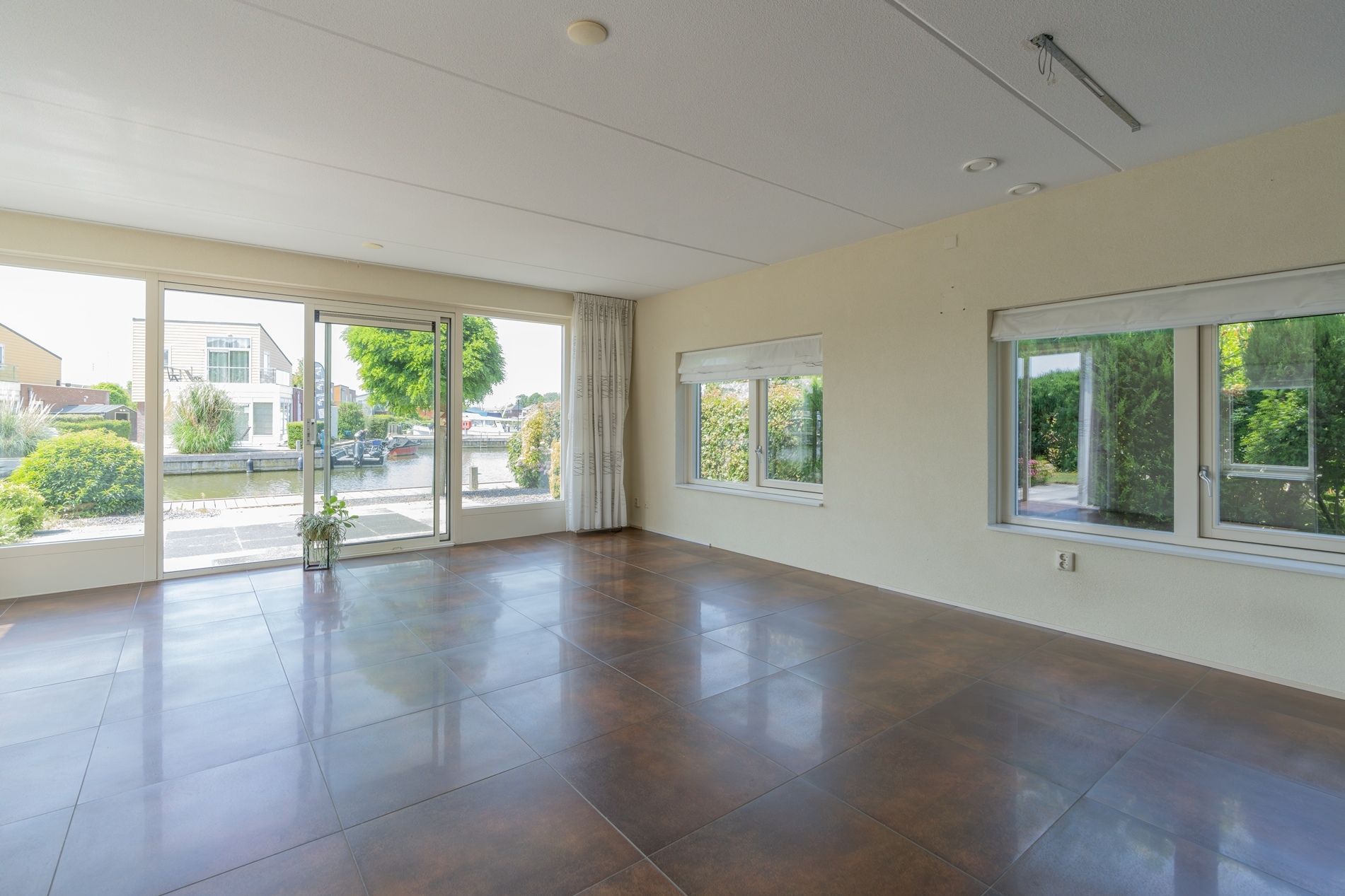 2-bedroom freehold villa in Oude-Tonge — photo 4 of 5
