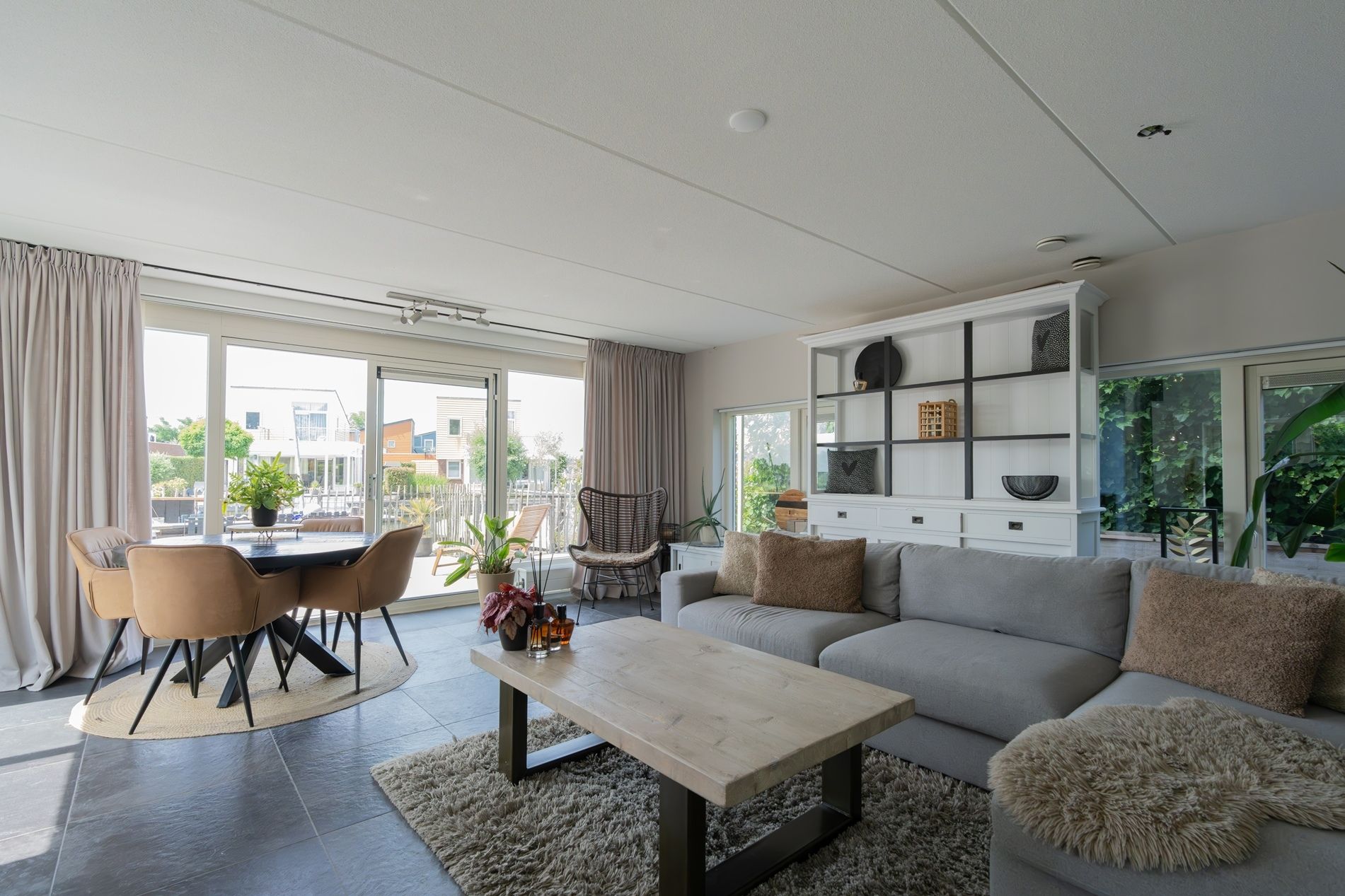 2-bedroom freehold villa in Oude-Tonge — photo 2 of 5