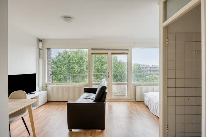 Studio te koop: Roggekamp 561, 'S-Gravenhage