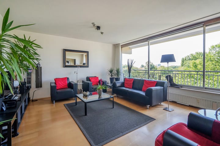 Appartement te koop: Aart van der Leeuwlaan 84, Delft