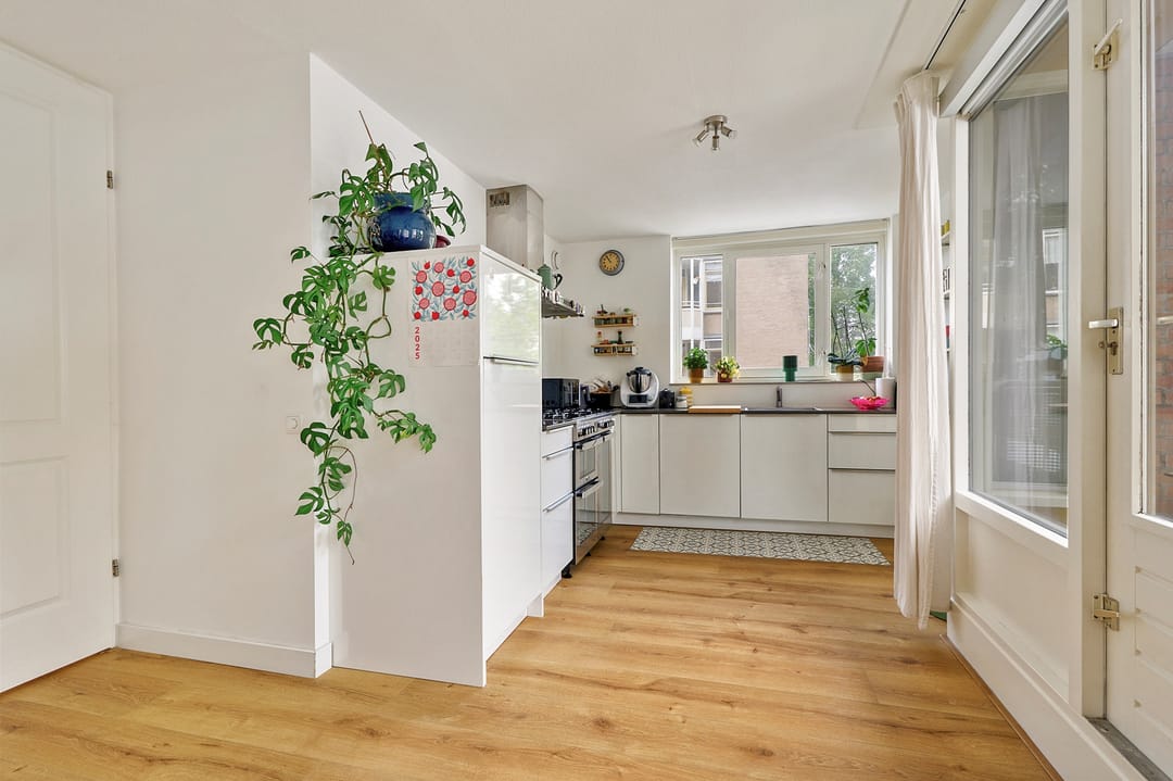 Photo 11 of Reinwardtstraat 244