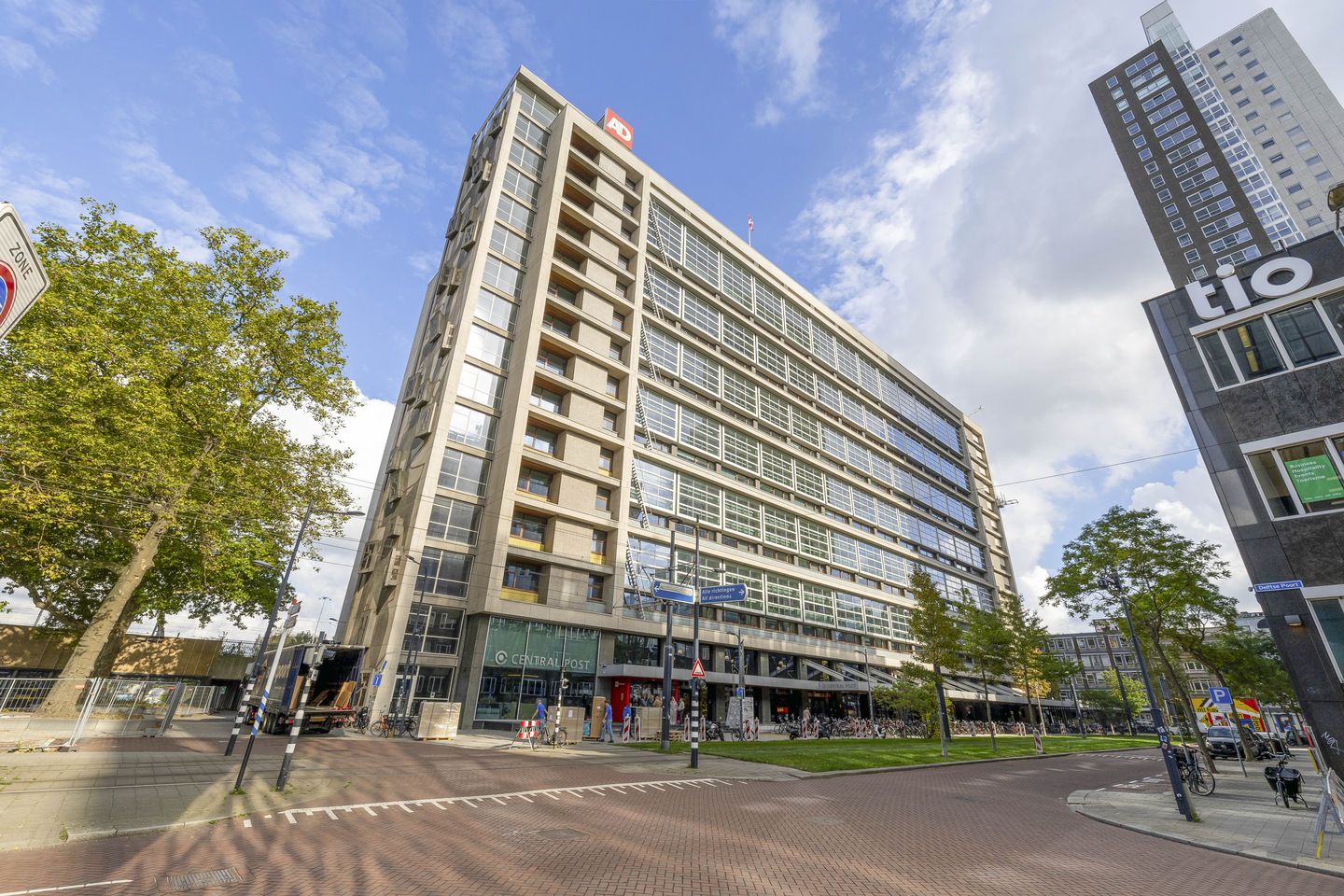 View photo 1 of Delftseplein 27-N
