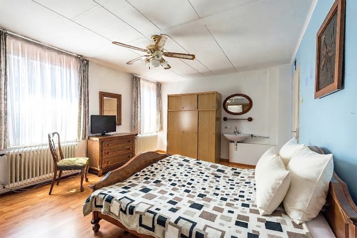 Tussenwoning te koop: Kampstraat 162, Kerkrade