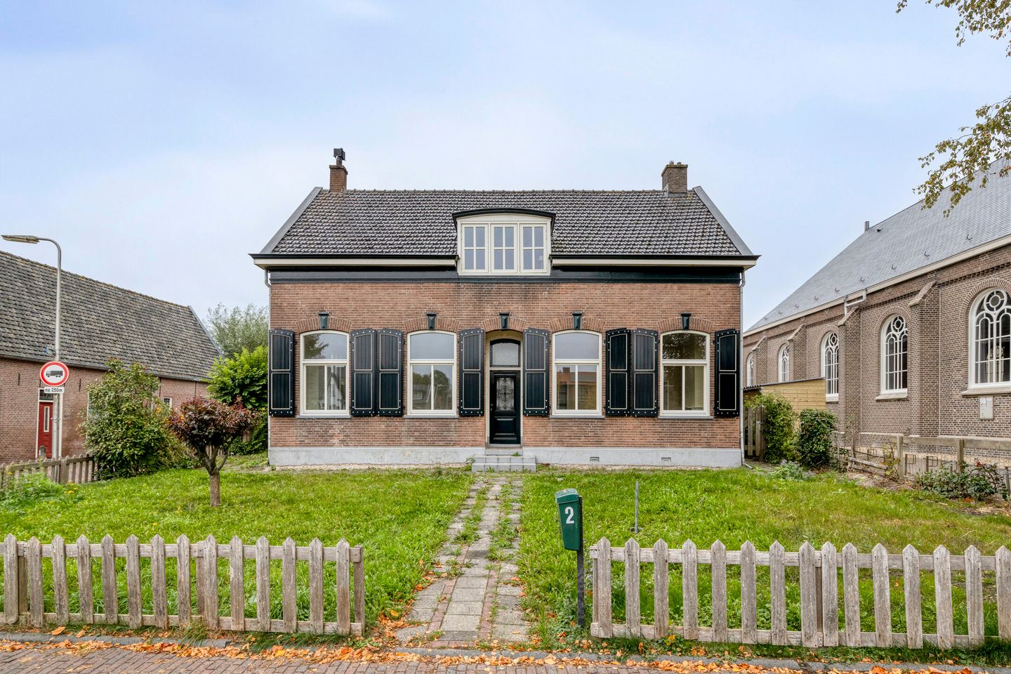 Foto 1 van Kerkplein 2