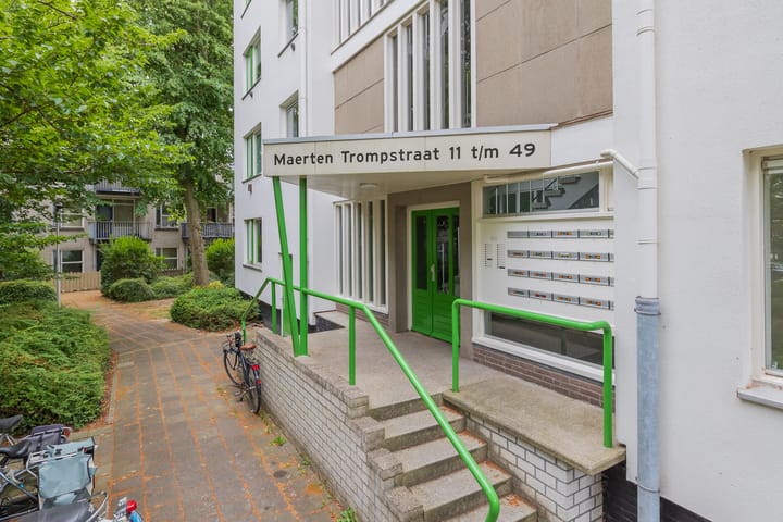 Foto 4 van Maerten Trompstraat 17
