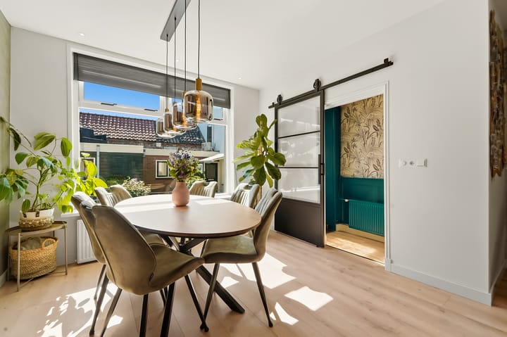 Tussenwoning te koop: Brugstraat 4, Schipluiden