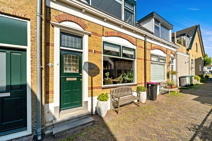 Tussenwoning te koop: Brugstraat 4, Schipluiden